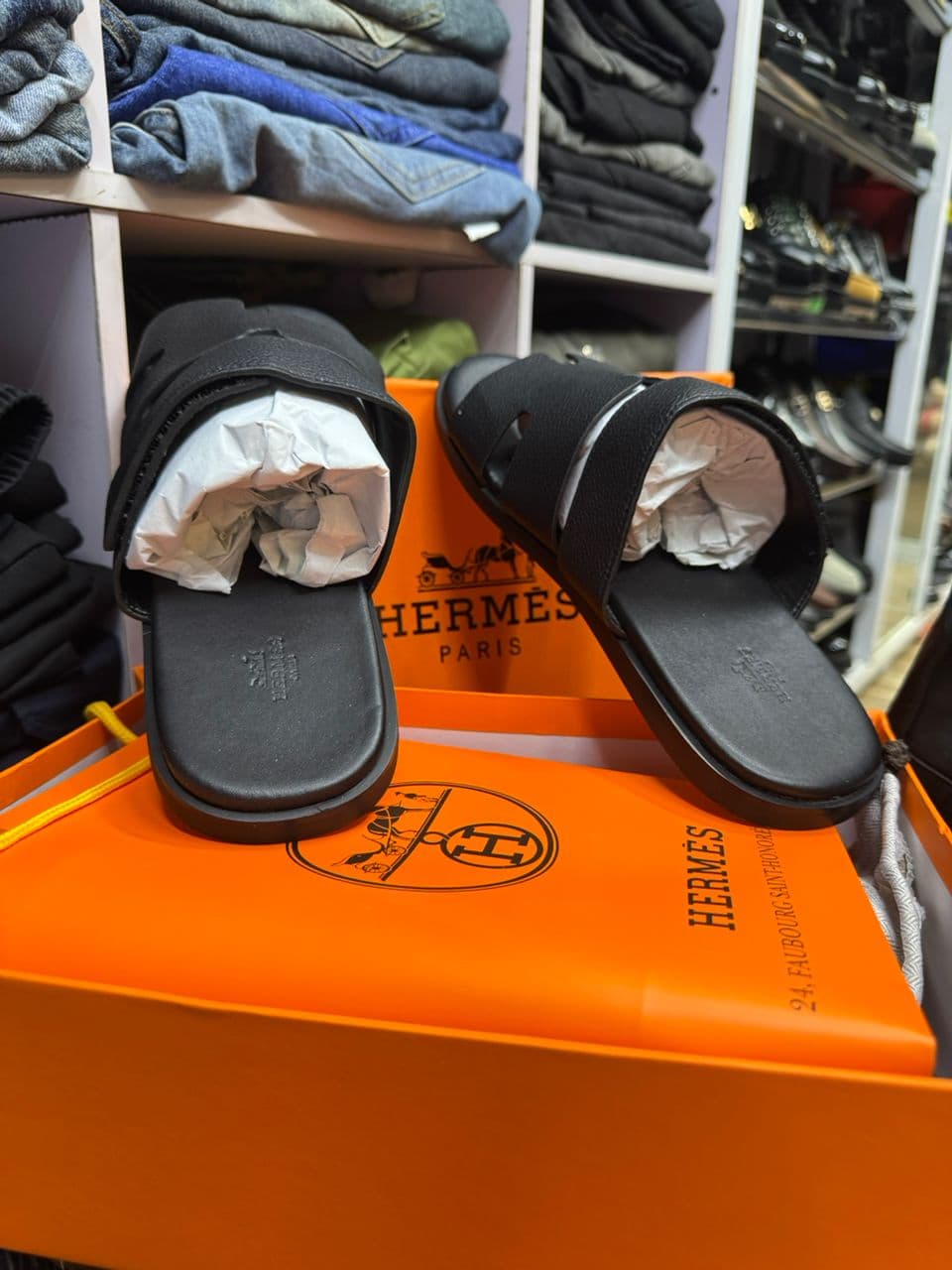 Hermes Chypre Noir Slides