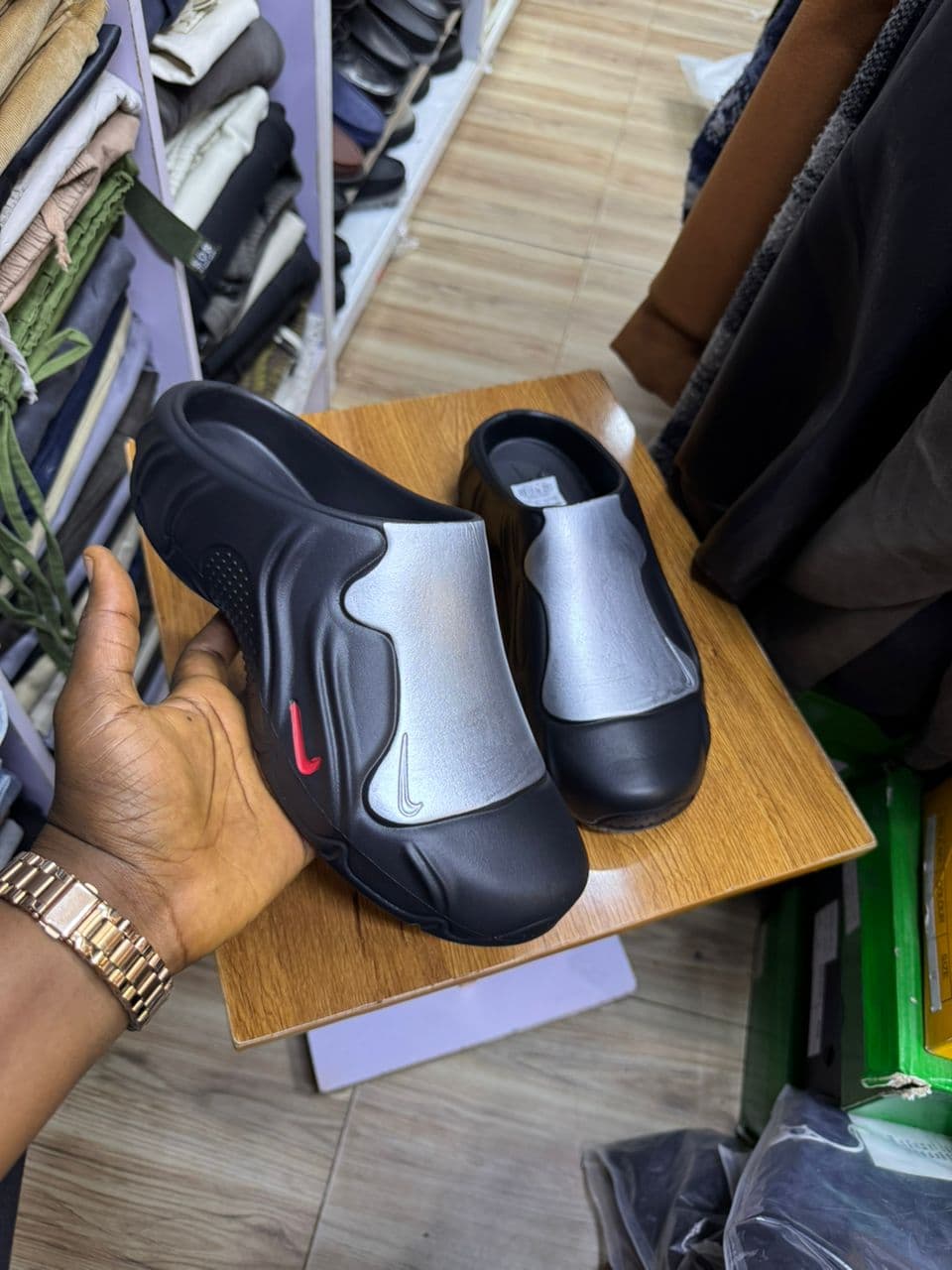 Nike Aero Metallic Sport Mule