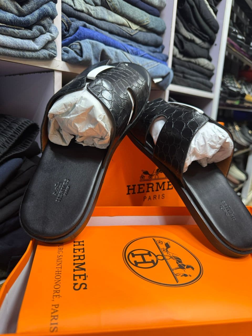 Noir Croc H-Cut Slides