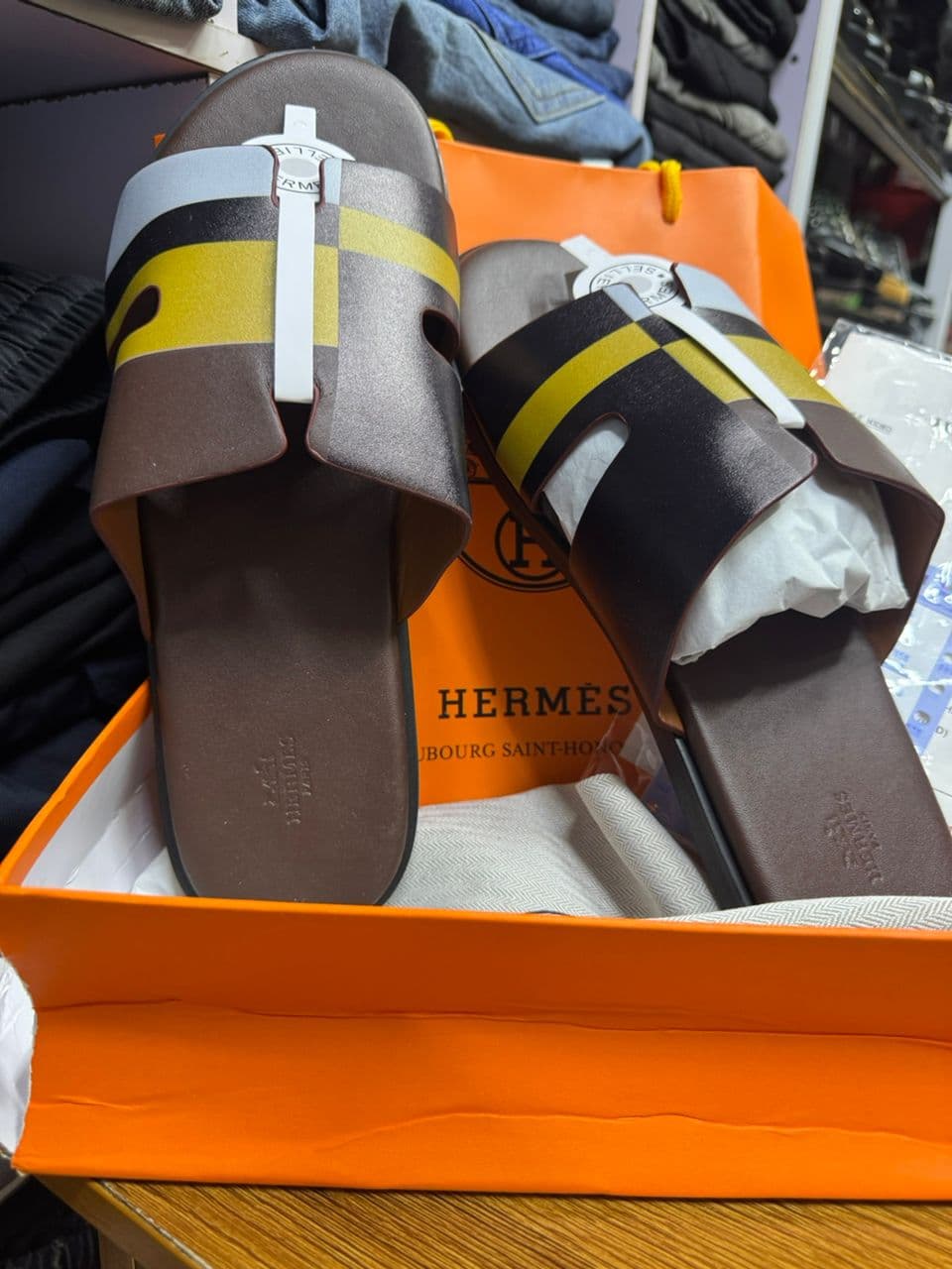 Saint-Honoré Striped Leather Slides